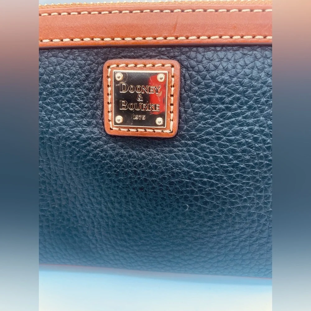 DOONEY & BOURKE
Leather Black Zippy Pouch Wristlet - Picture 5 of 8
